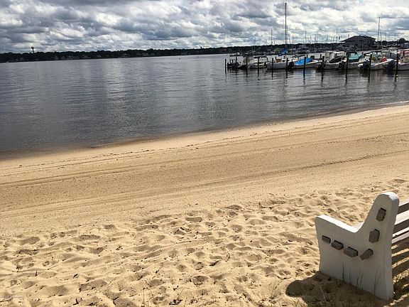 3rd image of 14 River Dr