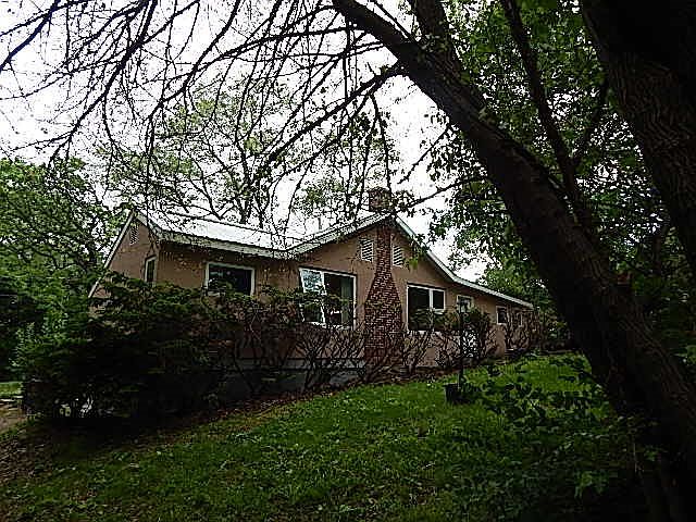 1st image of 129 Oakwood Ave