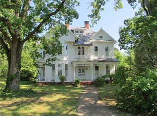 202 E Main St, Waverly, VA