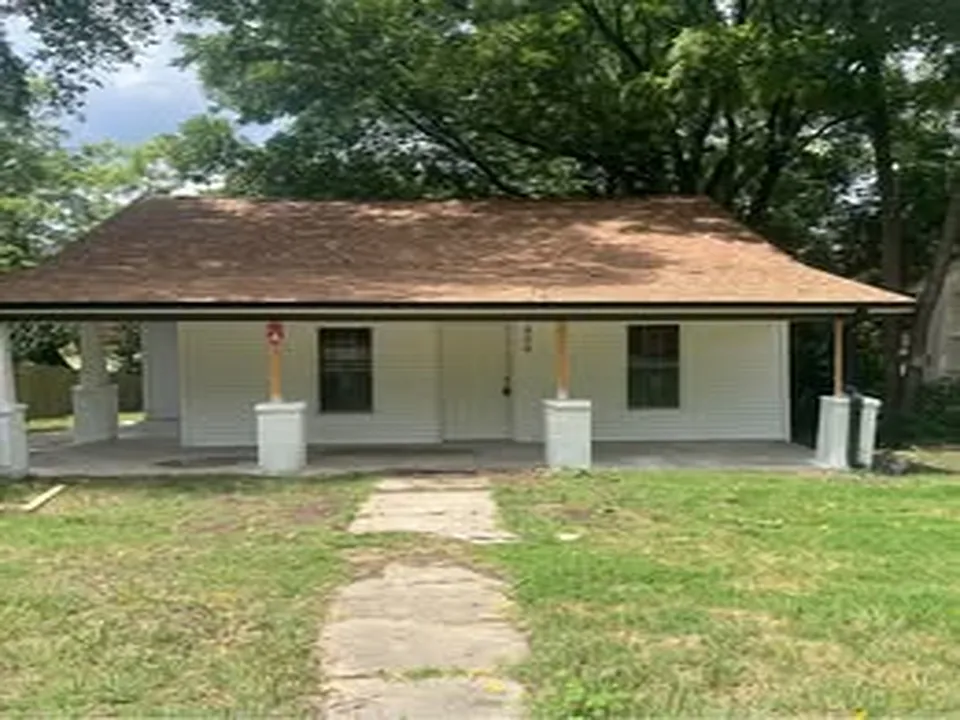 804 Woodbury St #804
