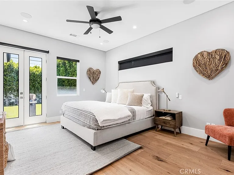 12606 Emelita St — Photo 16