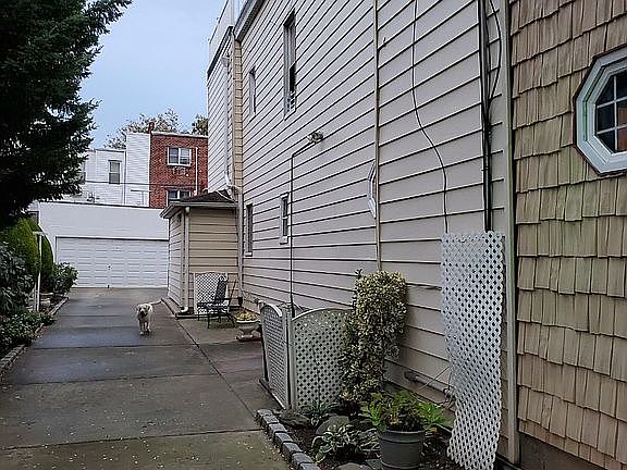 2nd image of 69 Bay 11 St