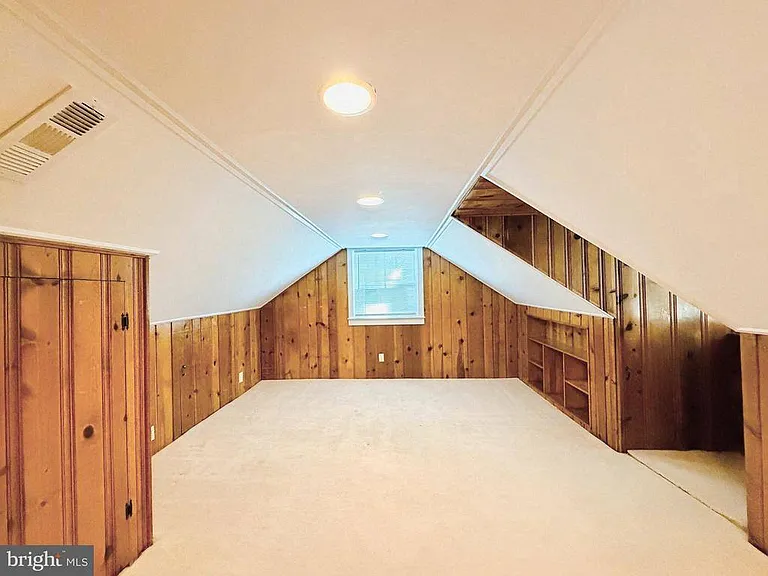 907 Heron Dr — Photo 12