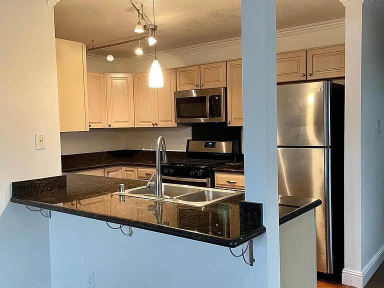 1771 Redondo Ave #304 — Photo 4