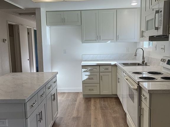 3rd image of 5001 Donovan Dr