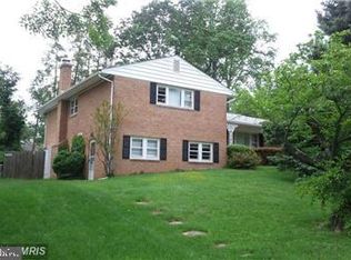 6217 Robinwood Rd, Bethesda, MD 20817