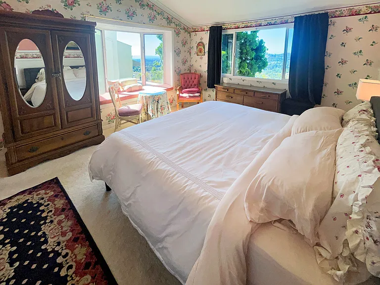 master bedroom, bathroom connected with two vanities