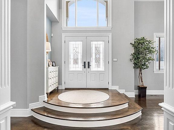 3rd image of 534 Country Ln