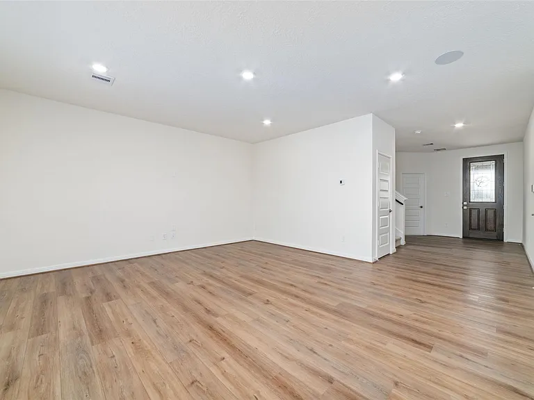 7731 Coral Key Dr — Photo 10