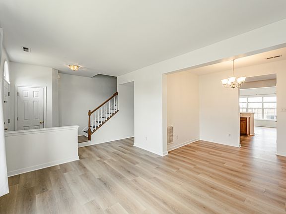 4th image of 1429 New Haven Ct