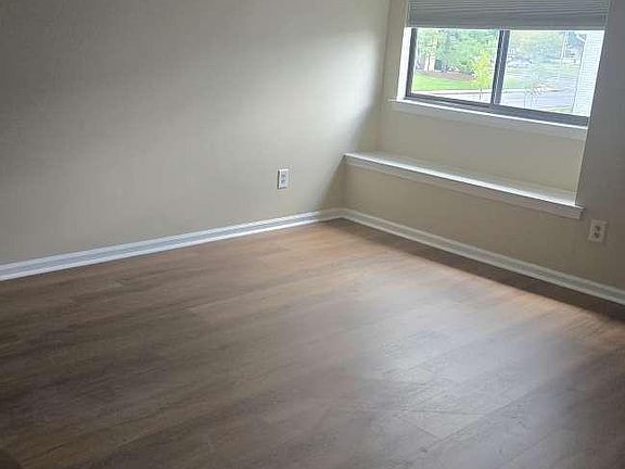 3rd image of 504 Britton Pl