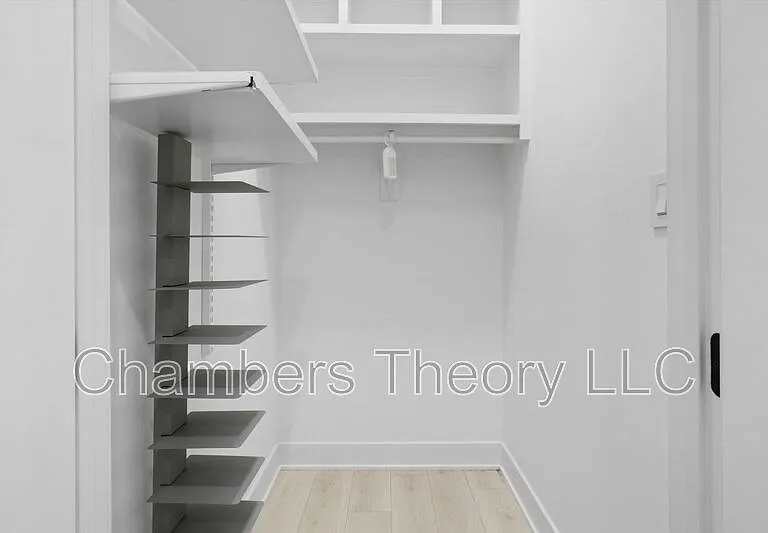 4 R St NW #5 — Photo 17