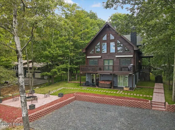 121 Northwood Rd, Dingmans Ferry, PA 18328
