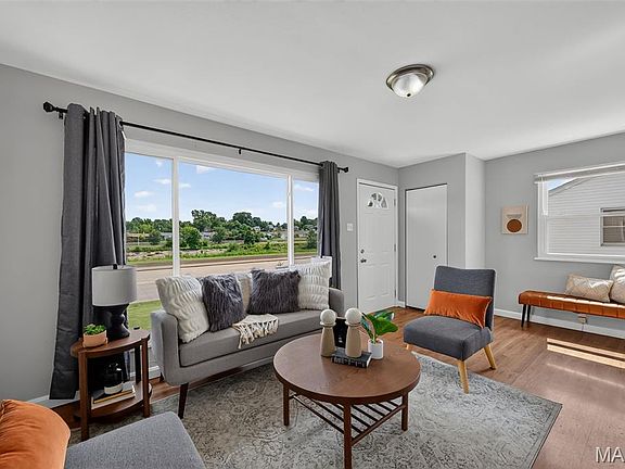 4th image of 3736 Carondelet Blvd
