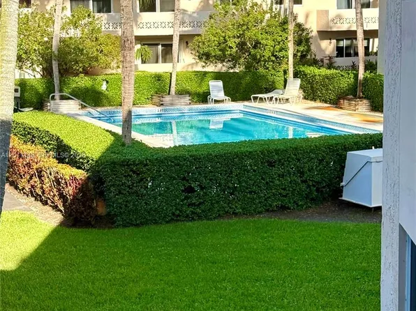 14500 SW 88th Ave, Palmetto Bay, FL