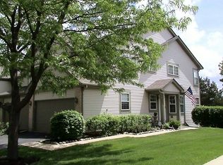 631 Arrowwood Ct, Lindenhurst, IL 60046
