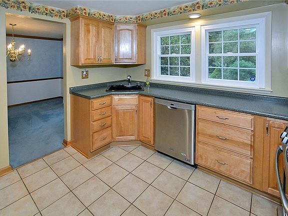 3rd image of 3709 Gleneagle Dr