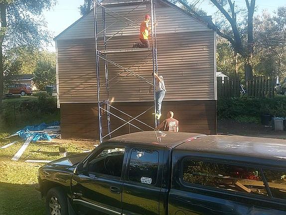 4th image of 4211 Crandall Ave