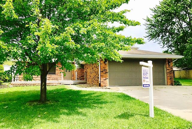 1st image of 643 Stonewall Ct