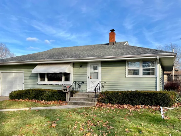 810 Emerson Dr, Rockford, IL 61108