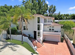 21818 Ladera Ln, Woodland Hills, CA 91364