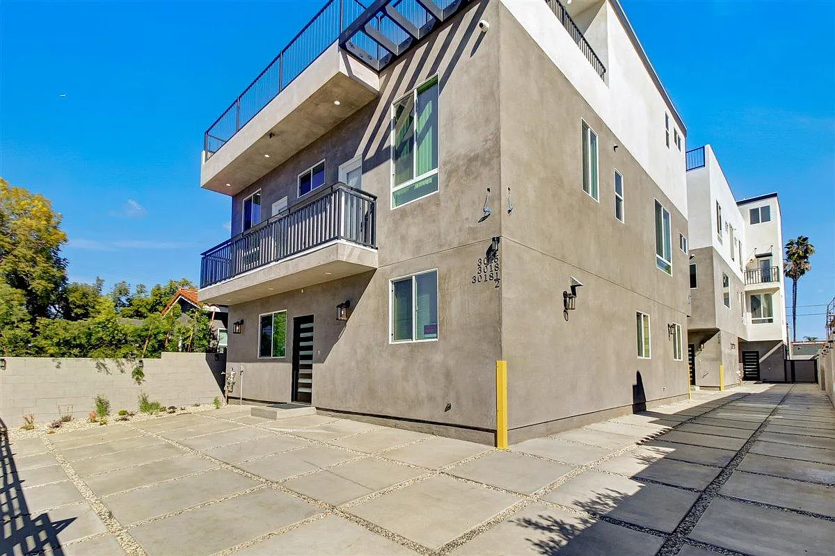 Building Photo - 3018 West Blvd