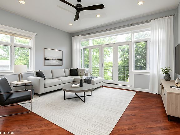 2nd image of 2451 W Cortland St #3