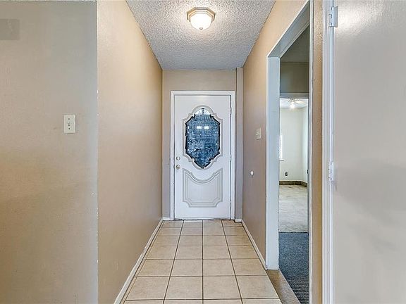 2nd image of 348 NW Summercrest Blvd
