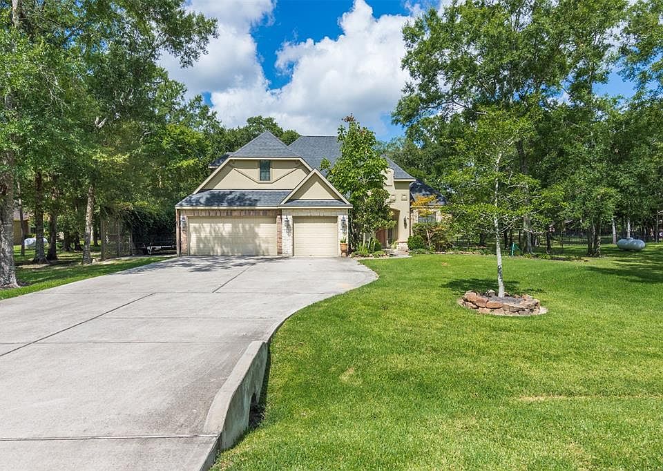 1st image of 27611 Fairway Oaks Dr