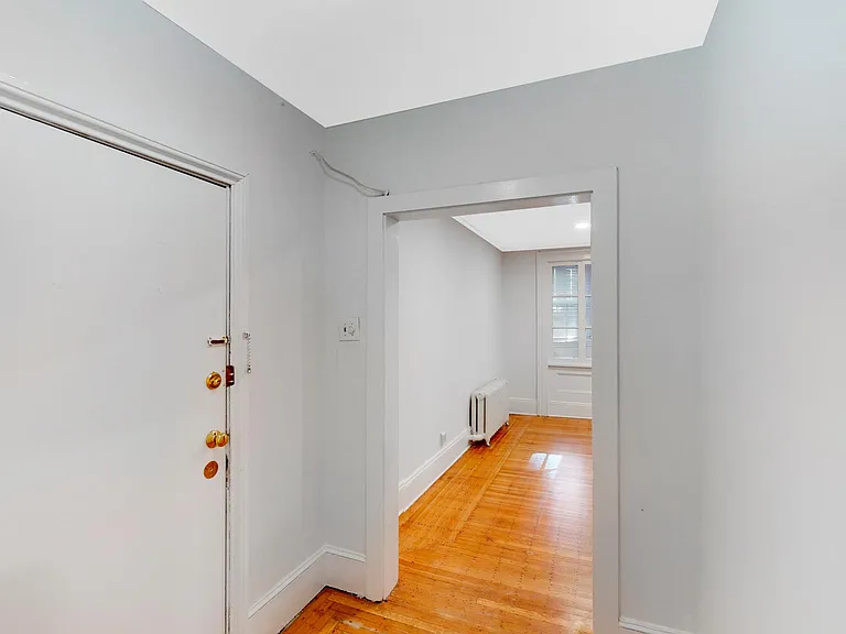 205 Beacon St #BF — Photo 4