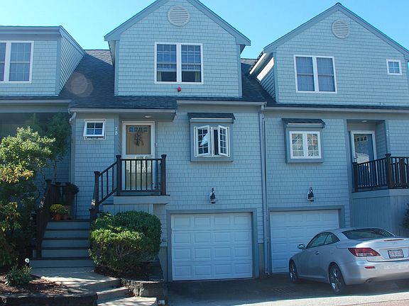 2nd image of 174 Queen St Unit 7B