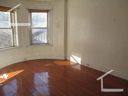 1905 Beacon St #4 Photo 1