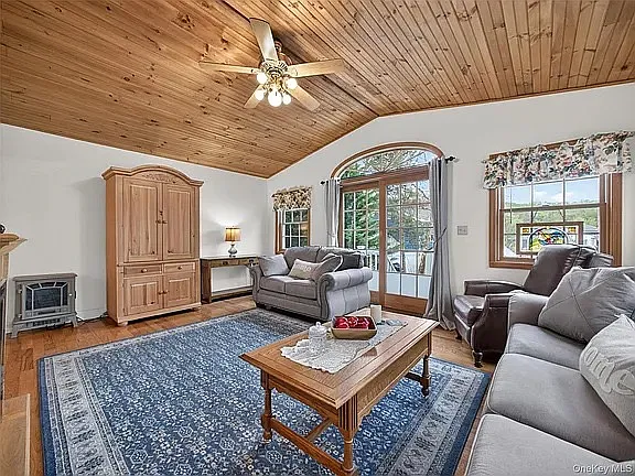 4 bed, $4,200 — Photo 3
