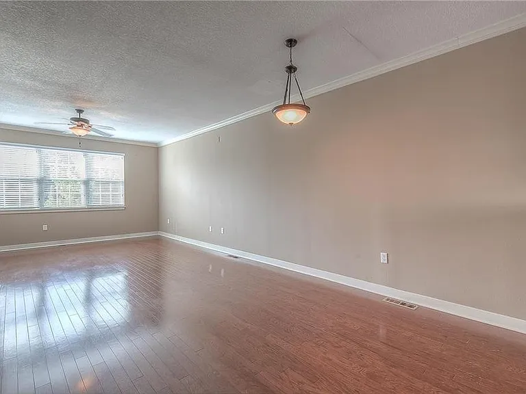 2804 Lake Ave — Photo 7