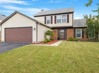 33 Oriole Ln, Glendale Heights, IL