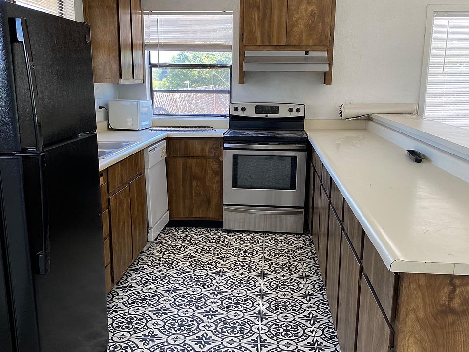 1st image of 18450 N Highway 99 #39