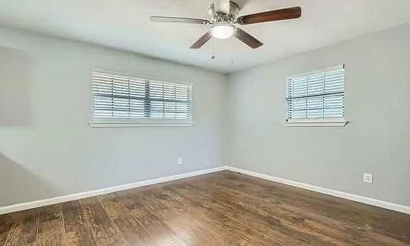 3rd image of 306 Lakey Rd