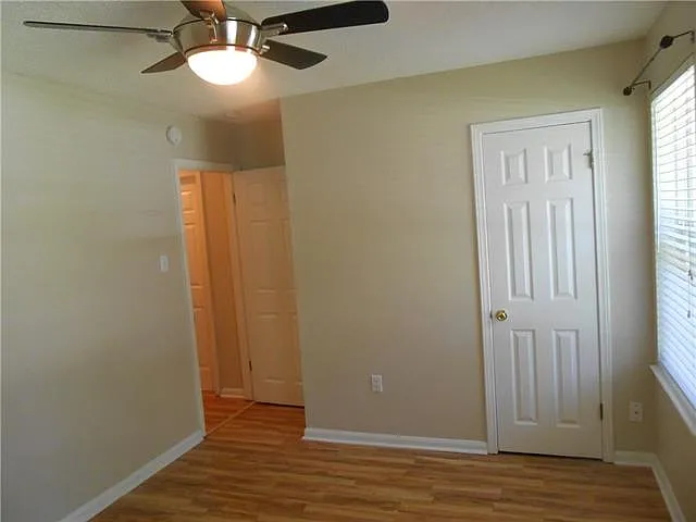214 W Hickory St — Photo 12