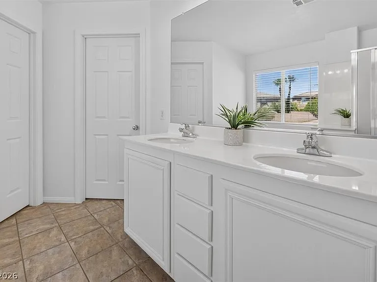 3799 Honey Ridge Ct — Photo 25