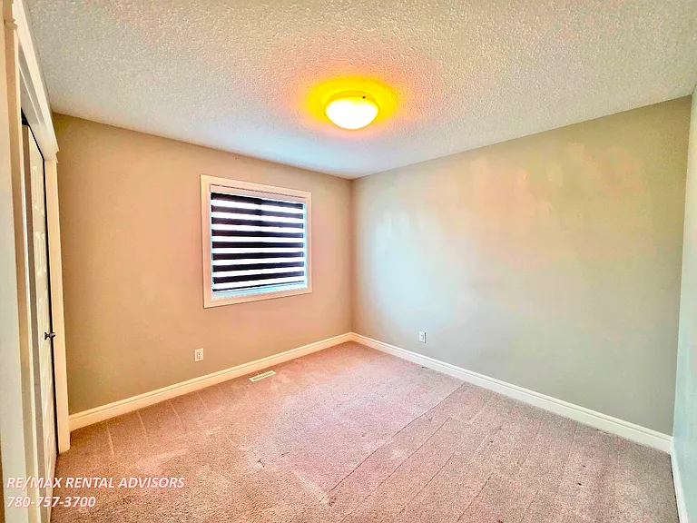 3885 Robins Cres NW — Photo 12