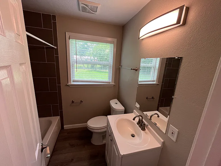 10608 Cayuga Dr — Photo 9