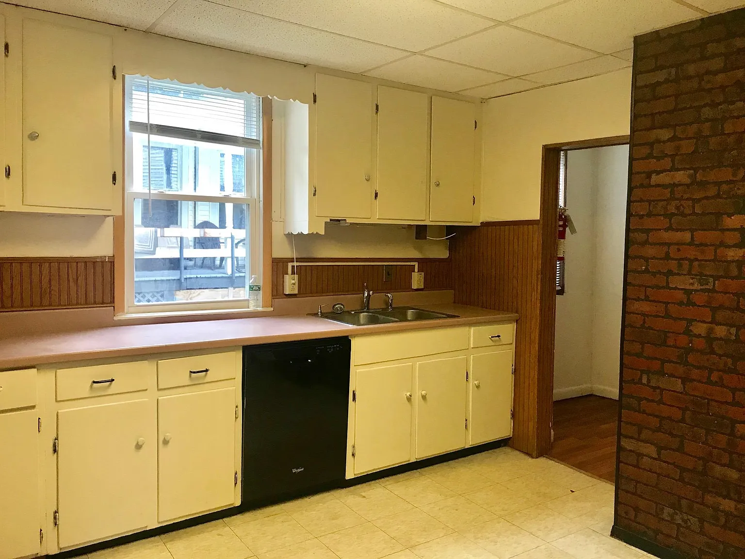 3 bed, $3,300 — Photo 1