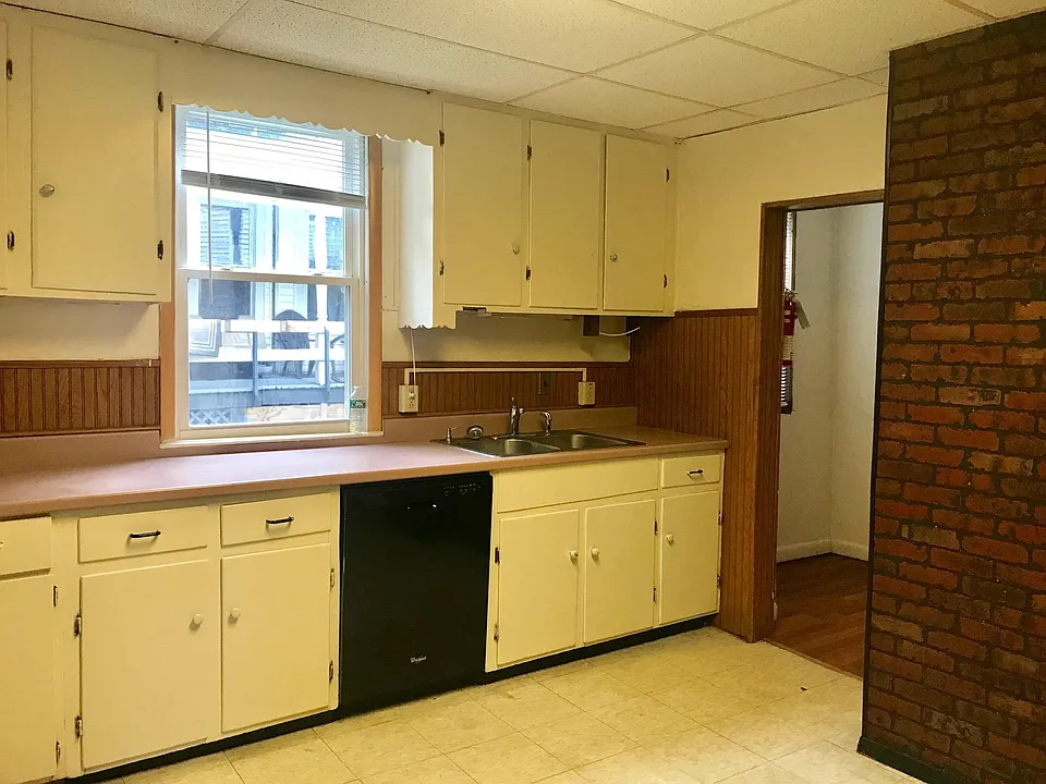 61 S Union St #611
