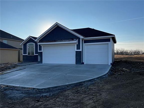 2nd image of 4609 NE 88th St