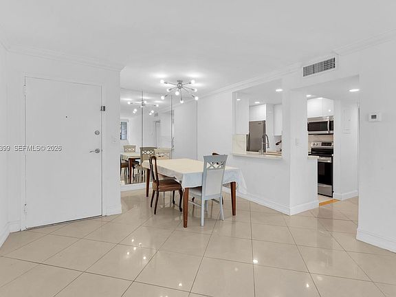 4th image of 16518 NE 26th Ave APT 202