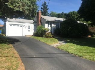132 Scenic Dr, Cranston, RI 02920