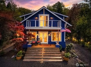 1273 Beach Dr E, Port Orchard, WA 98366