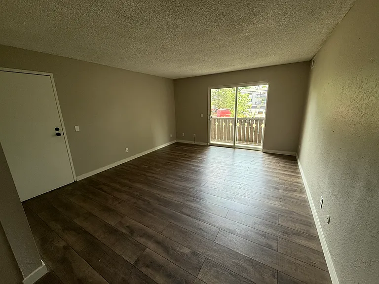 3250 Oneal Cir #J23 — Photo 6