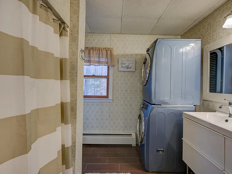 30 Middle Shore Dr — Photo 14