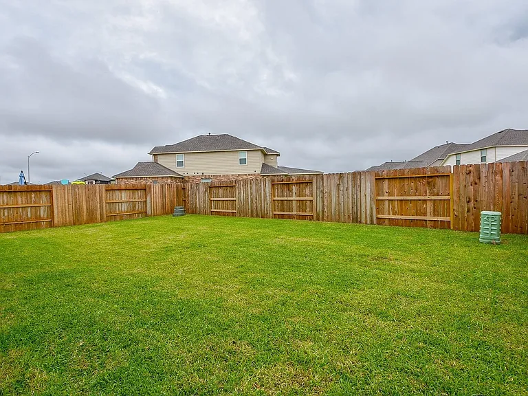 8426 Manta Ray Dr — Photo 35